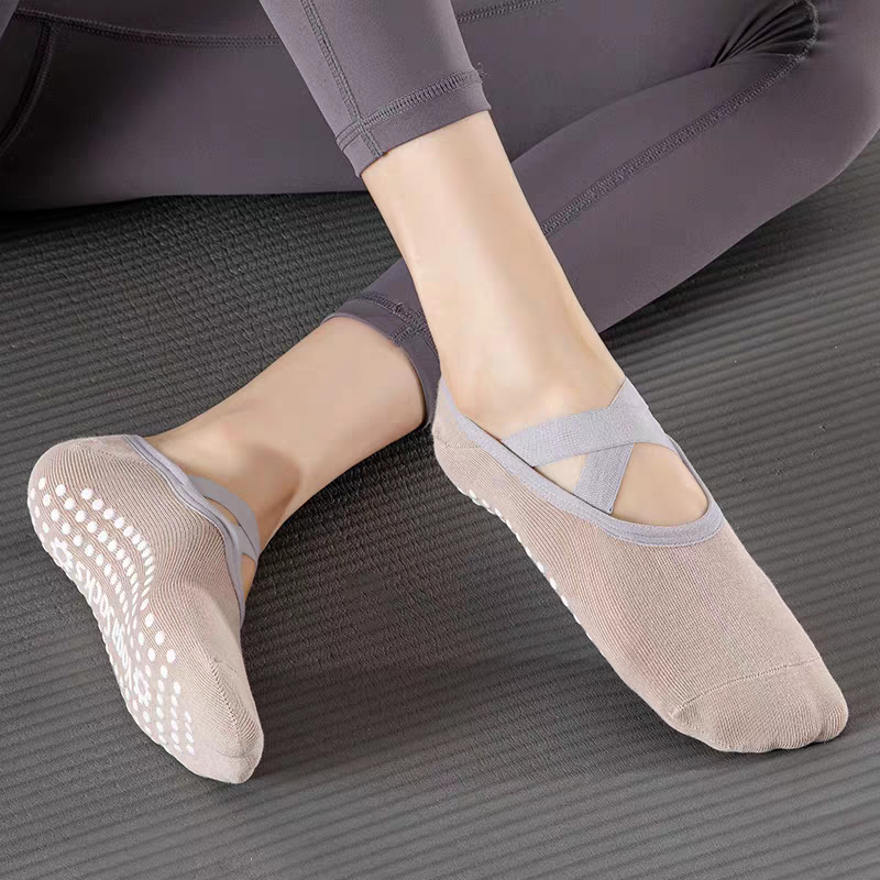Professional Women Yoga Sock S - огляд і ціна Yoga Dance & Fitness Center Llc